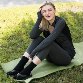 V-Toe Flip-Flop Socks - Tabi Split Toe Thick Cotton Socks for Men & Women - Men's Japanese Toes Separated Crew Socks - Black - 3 Pairs Pack