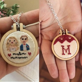 8PCS Small Ring Embroidery Hoop Wooden Mini Cross Stitch Hoop Mini Round Oval Wood Hoops for Frame Craft and Hanging DIY Embroidery Necklace Pendant Jewelry Keychain Crafts (Shape 3)