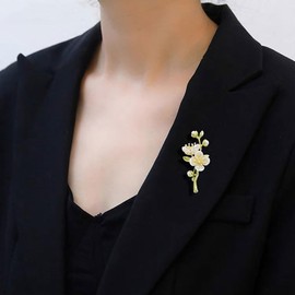 Green Jasmine Flower Brooch Vintage Botanical Flower Pearl Corsage Brooch Jewelry Thanksgiving Day Mother's Day Wedding Gifts for Women