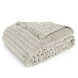 Aomig Faux Rabbit Fur Throw Blanket, Reversible Blanket Plush Fluffy Blanket, Super Soft Blankets Fuzzy Throw Blanket, Fuzzy Warm Cozy Fluffy Fur Blanket for Bed Sofa Couch Home Decor, 200 * 150