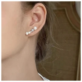 Inilbran Boho Crystal Pearl Ear Climber Earrings Silver Rhinestone Pearl Stud Earrings Vintage Pearl CZ Climber Earrings Sparkling CZ Pearl Crawler Earrings Jewellery for Women and Girls, Crystal