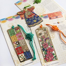 National Museum of Korea Museum Goods Korean-Chinese Park Muuse Bookmark Traditional Pattern Book Clip Korean Souvenirs K Goods Foreigner Gifts 13. Jungjeon Hanbok / 국립중앙박물관 박물관굿즈 국중박 뮷즈 책갈피 전통문양 북클립 한국기념품 K굿즈 외국인선물 13.중전한복