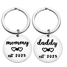 New Mum New Dad Gifts Pregnancy Announcement Gifts Mommy and Daddy Est 2025 Keyring Set New Parents to Be Gifts First Time Mum Dad Gifts Baby Announcement Gifts for New Mommy Daddy