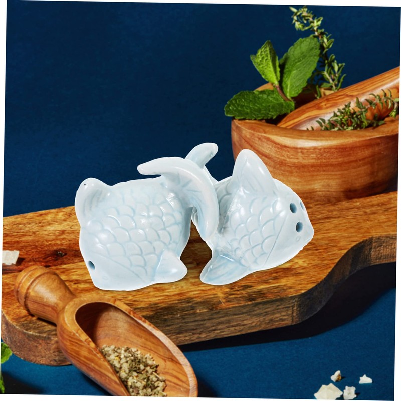 SHOWERORO 4pcs Seasoning Dispenser Fish Shaped Spice Jars Practical and