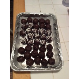 Oreo Homemade Oreo Balls ( 2 dozen) - Vanilla dipped