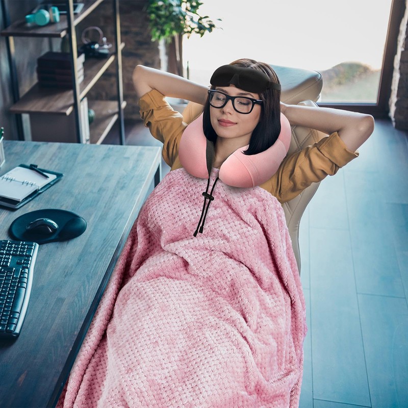 urnexttour Travel Pillow and Blanket Set Neck Pillows Soft Blankets