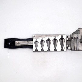 Adygil Pyramid Sinker Mold with 5 Cavities and 30g 40g 50g 60g 80g for Freshwater and Fishing Salfwater