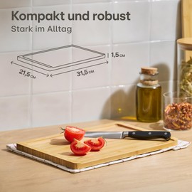 Praknu Wooden Chopping Board - Compact 31.5 x 21.5 cm - With Juice Groove & Flat Side - FSC® Bamboo Kitchen Board for Vegetables, Meat & Serving - Space Saving & Practical