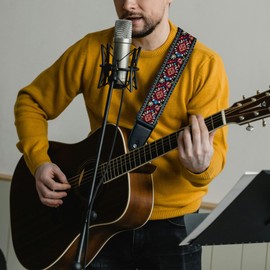 Handmade Embroidered Guitar Strap, Adjustable Cotton Strap with Vibrant Floral Design for Electric and Acoustic Guitars – Comfortable and Durable