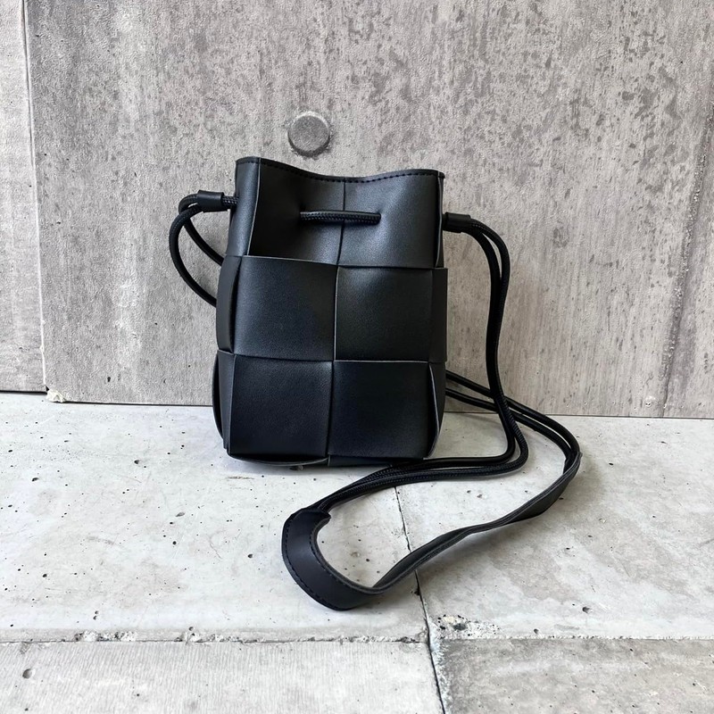 mauve Mesh Square Smartphone Shoulder, Black