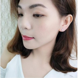 CZ Criss Cross Clip on Cuff Wrap Hoop Earrings for Women 925 Sterling Silver Non-Pierced Ears Pave Crystal Diamond Small Cartilage Crawler Sweep Earring Delicate Flat Jewelry Gift