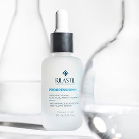 Rilastil - Progression (+) Sérum Antiarrugas, Reafirma e Hidrata, con Ácido Hialurónico, para Pieles en Pre y Menopausia, Apta para Todo Tipo de Pieles, Incluso las Más Sensibles - 30 ml