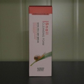 Half Club/Celler Hub / 하프클럽/셀러허브_여성트랜드패션휘마스 폼 180ml 달팽이_260702_본연진샘플