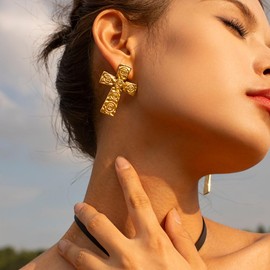 Aksod Cross Earrings for Women Gold Hammered Earrings Studs Retro Crucifix Texture Earrings Religious Jewlery for Women (Gold)