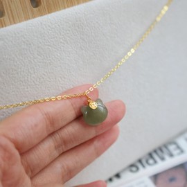 Jade Cat Pendant Necklace with Adjustable 925 Sterling Silver Gold-Plated Chain Lucky Jewelry Gift for Women and Girls(jade)