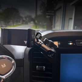 Tackform Link Vent Mount Universal Phone Holder - Compatible with BlueCruise, 2021-2025 Ford F150 & Raptor, 2023-2025 Ford Super Duty | Aluminum | Zero Slip | 3.5" Arm | Green