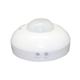 Weißer Näherungsmelder zur Deckeninstallation, ideal für die Automatisierung der Beleuchtung und Verbesserung der Energieeffizienz in Innenräumen.