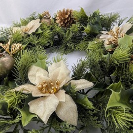 Artificial Christmas Wreath for indoors and outdoors (Gold Poinsettia, 16" (41cm))