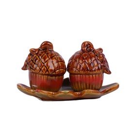 Acorn - Fall Salt and Pepper Shaker set with Leaf Shaped Tray