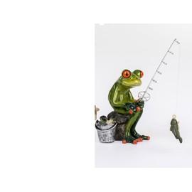 Formano 1 Frog Fisher sitting