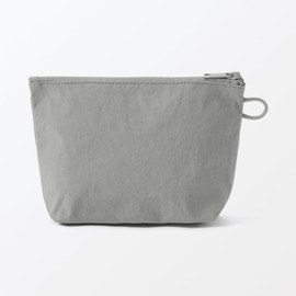 MUJI 84475689 Wrinkle Nylon Pouch with Gusset, Gray, M, Approx. 8.3 x 5.3 x 2.4 inches (21 x 13.5 x 6 cm)