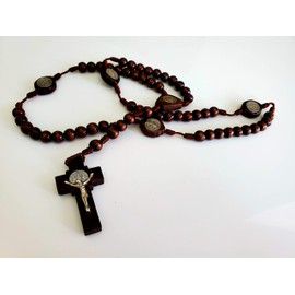 Saint benedict medal brown wood original protection rosary. Rosario de San Benito