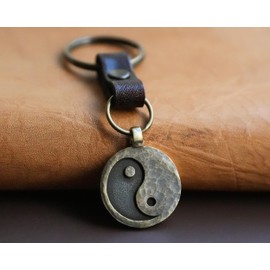Baldur Jewelry - Yin Yang Genuine Leather keychain Ancient Pendant Jewelry - Yin and Yang keychain - Ying Yang Symbol - Yin Yang pendant for Men Women - Yin Yang Gifts - Ying Yang Jewelry - Brass