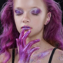 BowJian Purple Body Glitter Gel Hair Glitter Lip Eye Singer Concert Face Glitter Sequins Glitter Hairspray Sparkling Holographic Glitter Face Paint Rave Hair Festival Accessories Glitter Makeup 0.56oz