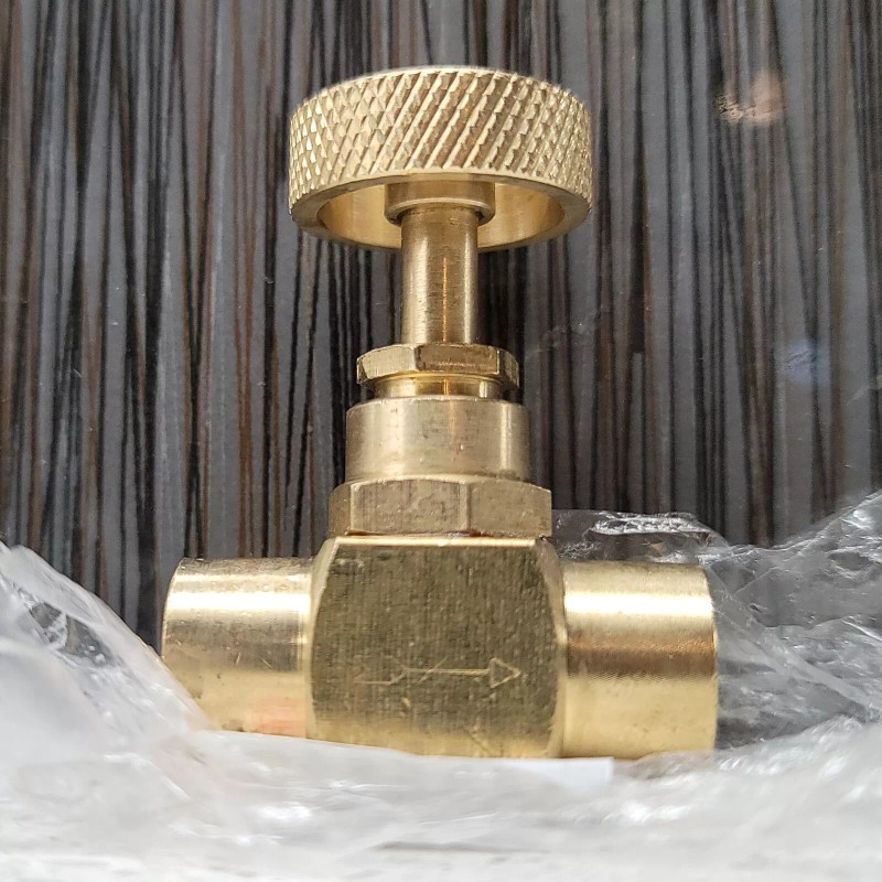 PIC GAUGE LOT OF 2 PIC GAUGE NV-B-1/4-FXF BRASS NEEDLE