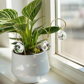 HDCRYSTALGIFTS 9pcs 30mm Crystal Ball Prism Suncatchers with 7.5'' Gold Plant Pot Trellis for Miniature Garden and Potted Plant Decorations, Fairy Garden Sun Catchers for Indoor Plants Accessories