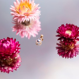 CARISSIMA Women's 9 ct Yellow Gold Blue and White Cubic Zirconia 8 x 8 mm Teardrop Pendant