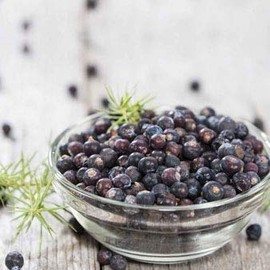 ZAVBE Juniper Berry Oil (Juniperus Communis) | 100% Pure, Undiluted, Natural, Therapeutic Grade 10 mL (1/3 oz)