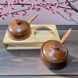 Generic Yaokingdom 2-Piece Wooden Seasoning Jar Set with Lid and Spoon and a Bamboo 2-Hole Collection Rack for Cooking Seasonings., 8.5cm, reddish brown, YK-cf202401