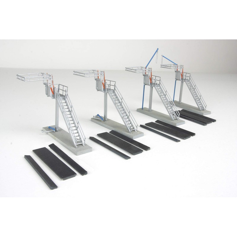 Walthers SceneMaster Four Modern Loading Racks