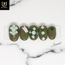 Green Brooch Handmade Nail Tips - Long Oval / 녹색브로치 수제네일팁 - 롱오발