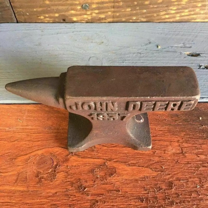 John Deere 1937 Cast Iron Anvil Paperweight With Raised Lettering