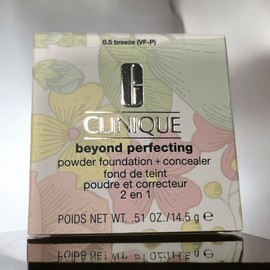Clinique #0.5 Breeze CLINIQUE Beyond Perfecting Powder Foundation+Con