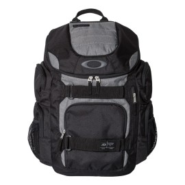 Oakley Enduro Large 30L Backpack Blackout with padded internal laptop sleeve
