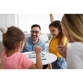 Mattel Games Scrabble Kompakt Brettspiele, Spiele zum Reisen, Geschellschaftsspiel ab 10 Jahren, Design kann variieren, Deutsche Version, CJT13