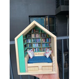 Pocket Edition Anxiety Bookcase With with Books | | MINI box gift| Book Lover Gift | Mental Health,Miniature model, miniature statue - Style: Bookcase no books
