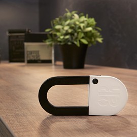 Priot Popler Bottle Opener, Screw Cap Opener, Bottle Screw Cap Opener, Easy to Use Kitchen Aid for Weak Hands, Children, Seniors, People with Arthritis