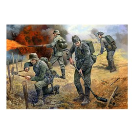 Zvezda Models 1/72 German Sturmpioniere (8 Figures With Equipment)