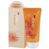 70g of refreshing sunscreen that doubles as a makeup base and protects against UV rays