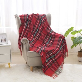 CCSYUS Chenille Plaid Throw Blanket Red Green Tartan Check Christmas Throw Blankets Soft Warm Travel Throws with Ruffles for Home Bed Sofa Couch Chair Decorations 127 x 153cm