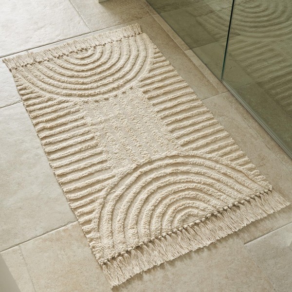 KIBAGA Beautiful Boho Rug with Tassels for Your Bathroom -