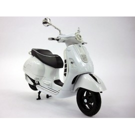 Vespa GTS 300 Super Scooter NEW RAY Diecast 1:12 Scale White
