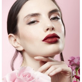 Deborah Milano Red Touch Lipstick No. 8 Cherry Red Liquid Lipstick without Transfer Matte Effect, Intense Colour, Gives Nourishing Lips, Soft and Velvety