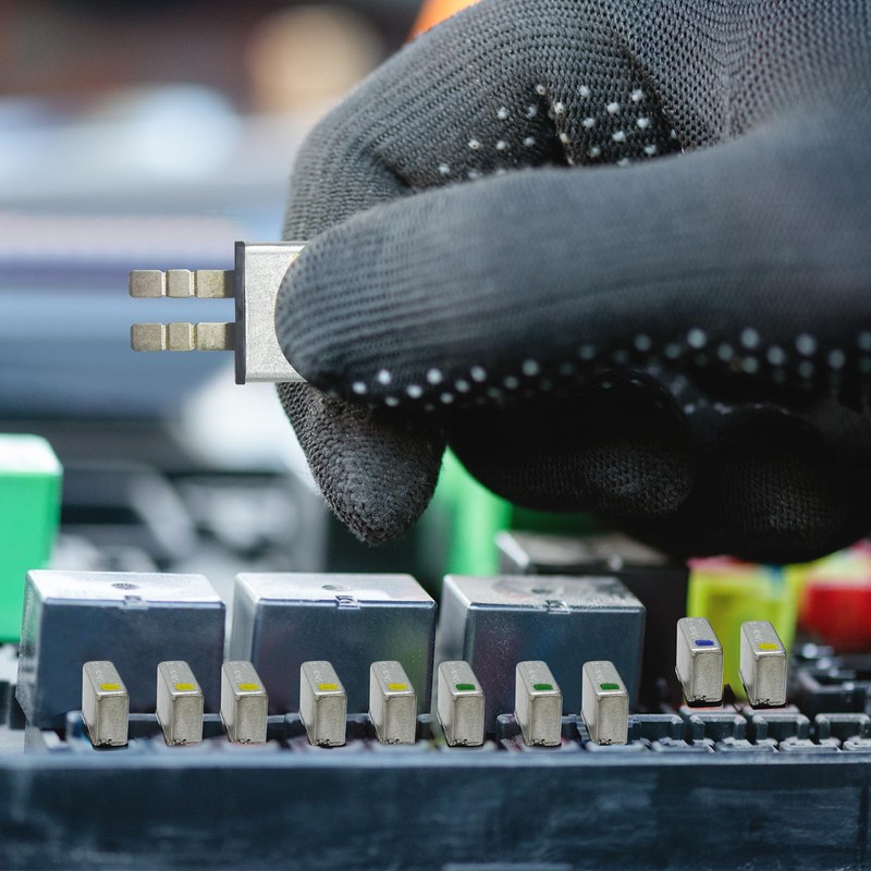 GLOSO E311 UCB Automotive Circuit Breaker, Type 1, Snap Off