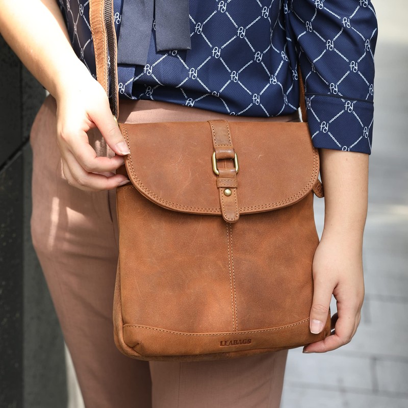 LEABAGS Paris genuine buffalo leather messenger bag in vintage style