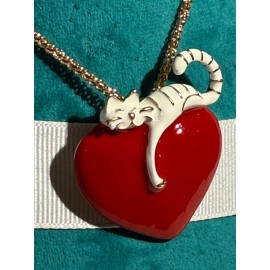 BETSEY JOHNSON JEWELRY YOUR KITTY HAS YOUR HEART PIN/PENDANT RED HEART WHITE CAT